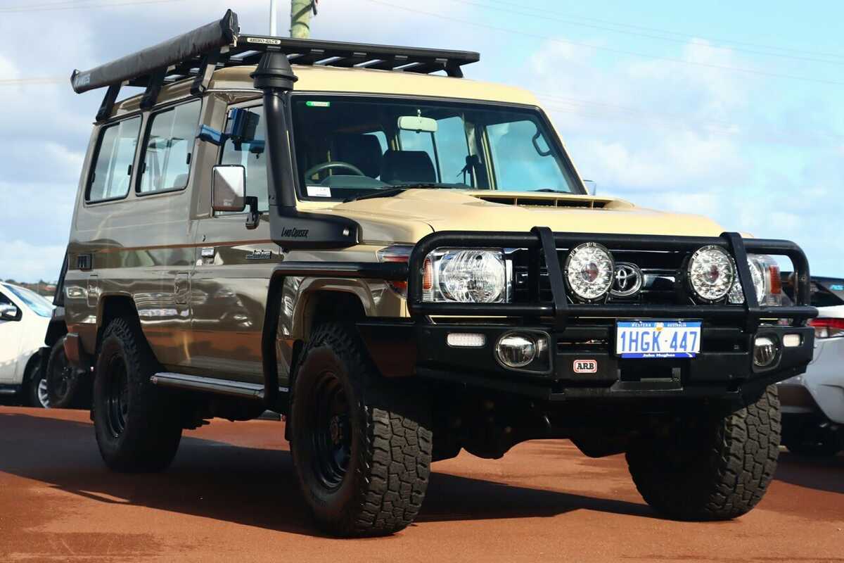 Toyota 75,78 Troopy