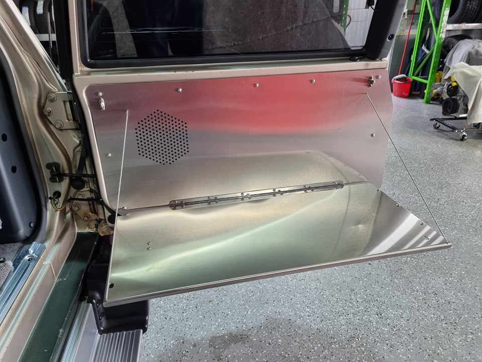 Nissan GQ Patrol Stainless Steel Deluxe Barn Door Table