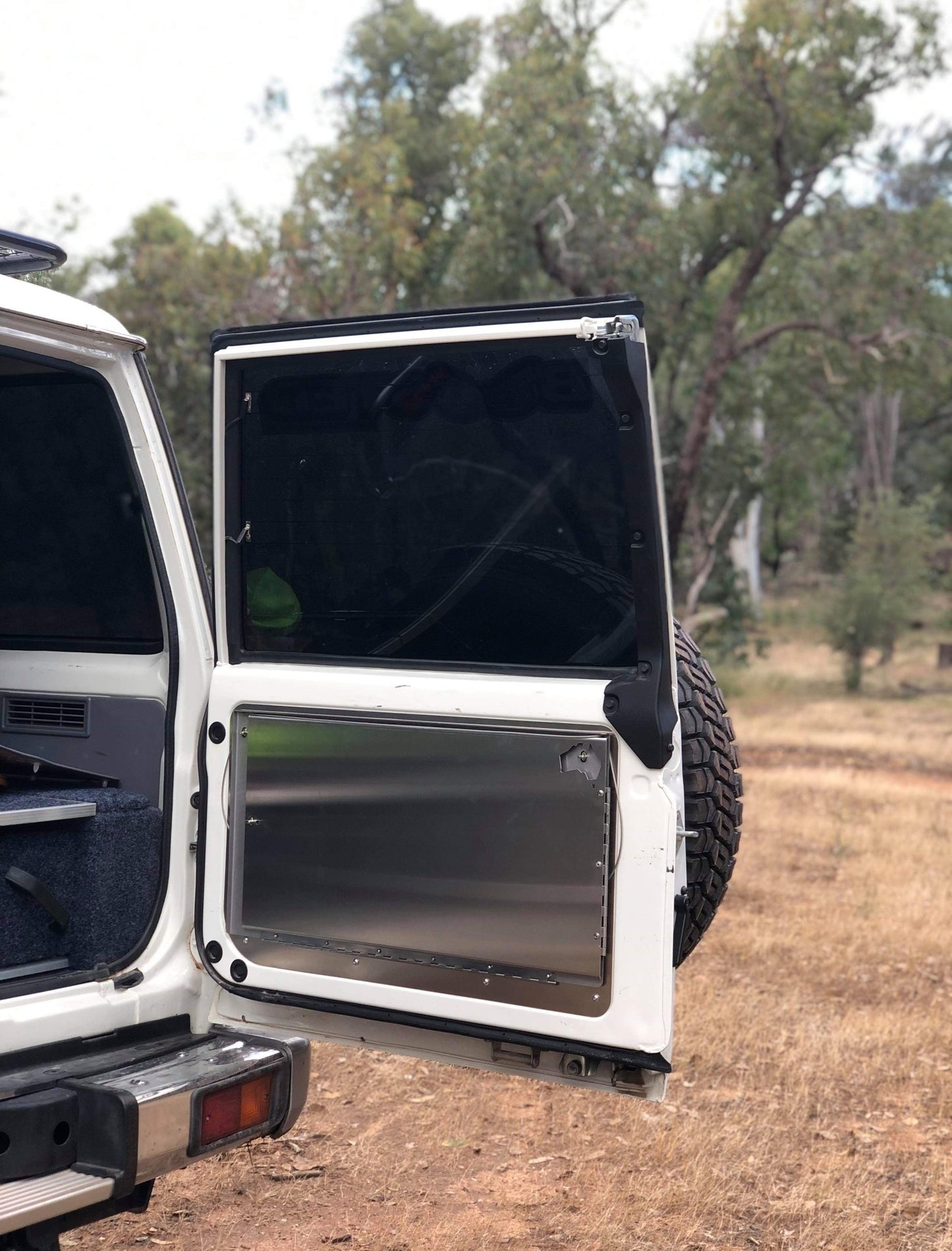 Toyota 76 Series Stainless Steel Deluxe Barn Door Table